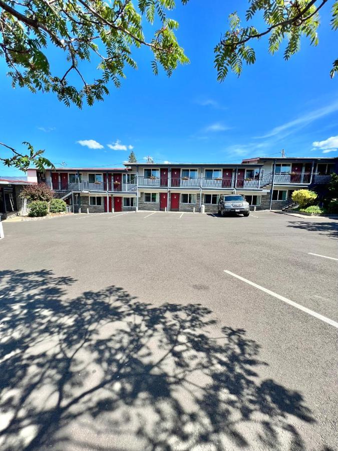 Timbers Inn And Suites Ashland Exterior photo